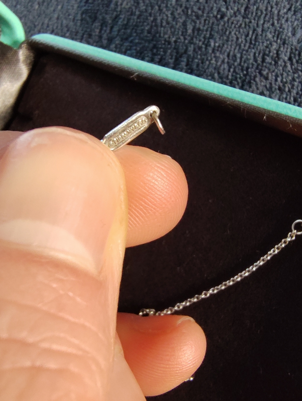 *TRADED*Tiffany & Co. Platinum And Diamond Heart Pendant Necklace - Picture 4 of 9